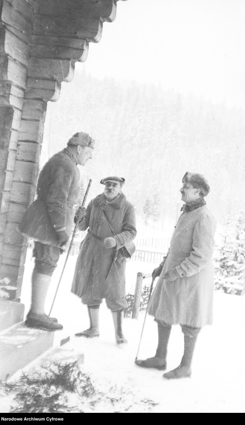 image.from.unit.number "Polowanie na niedźwiedzie w nadleśnictwie Sołotwina, w lasach należących do hrabiego Adama Zdzisława Zamoyskiego"