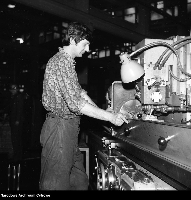 image.from.unit.number "Fabryka Maszyn Żniwnych w Płocku"