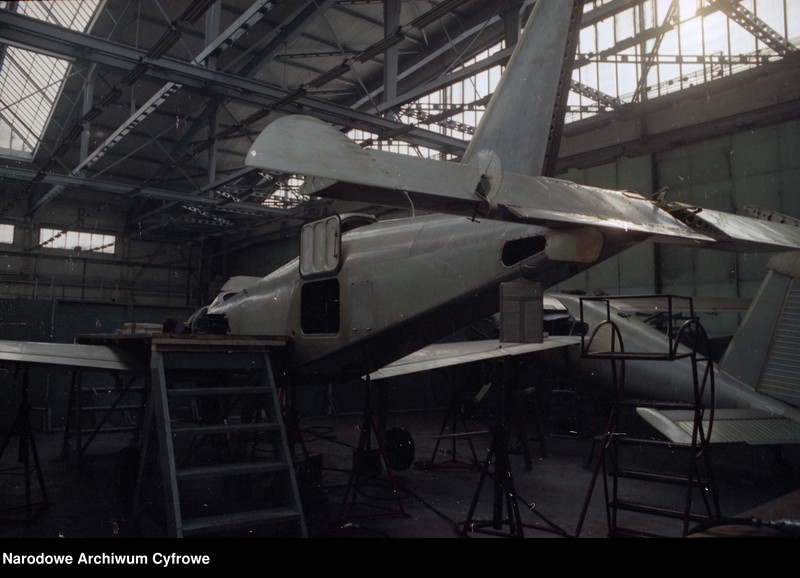 image.from.unit.number "Wytwórnia Sprzętu Komunikacyjnego nr 4 "Okęcie" (PZL-Okęcie) w Warszawie"