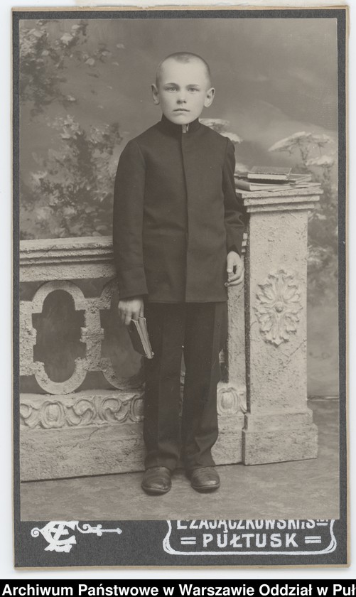 Obraz 14 z kolekcji "Chłopcy w niebieskich mundurkach... - uczniowie pułtuskiego Gimnazjum z okresu I wojny światowej"