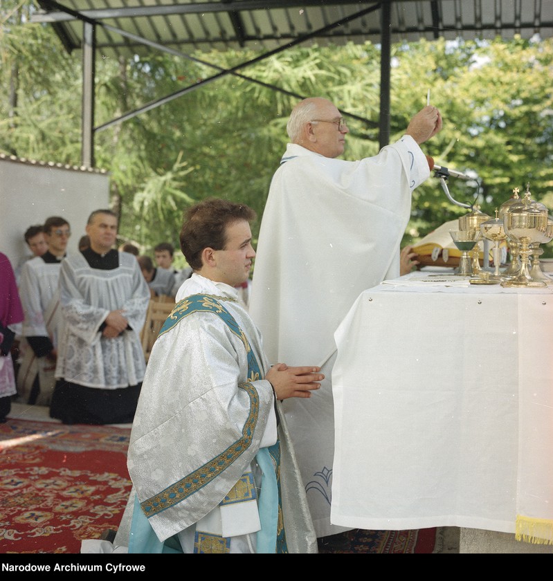 Obraz 10 z jednostki "Uroczystości odpustowe w kościele Narodzenia Najświętszej Maryi Panny w Biechowie"