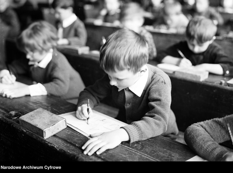 Obraz 2 z kolekcji "Pierwszy dzwonek sprzed lat111"