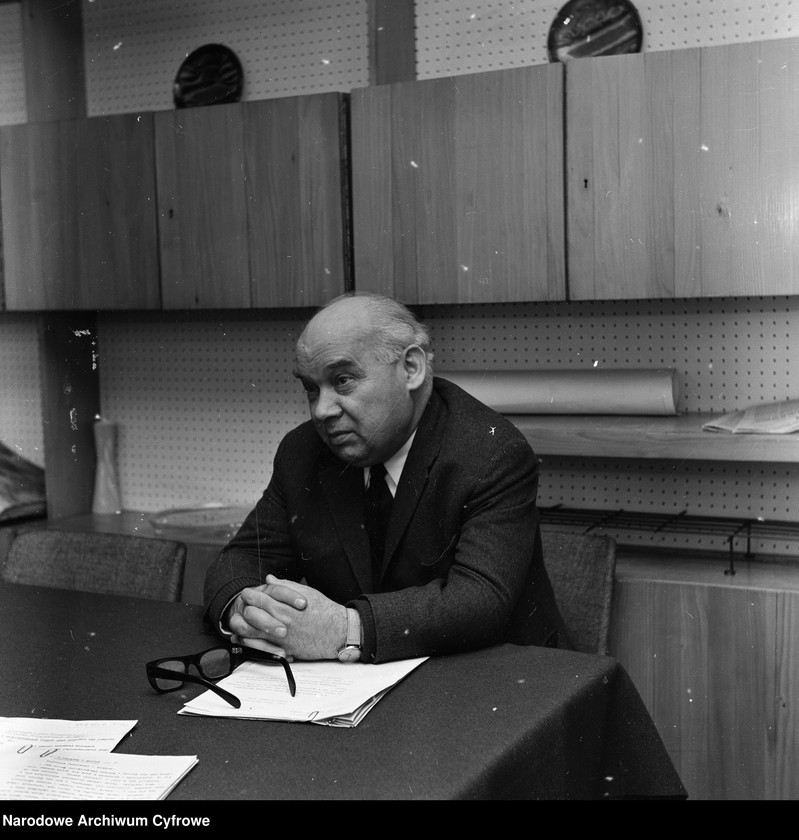 image.from.unit.number "Józef Chałasiński"