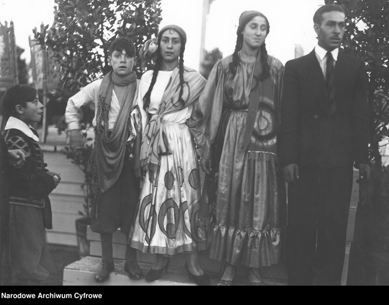 Obraz 15 z jednostki "Wybory i koronacja króla polskich Cyganów na Stadionie Wojska Polskiego w Warszawie"