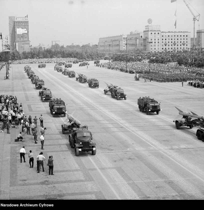 image.from.unit.number "Obchody XX-lecia PRL podczas Narodowego Święta Odrodzenia Polski (22 lipca) na pl. Defilad w Warszawie"
