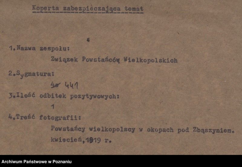 Obraz 4 z jednostki "Powstańcy wielkopolscy w okopach pod Zbąszyniem. Widoczne hełmy niemieckie. W tle sanitariusz."