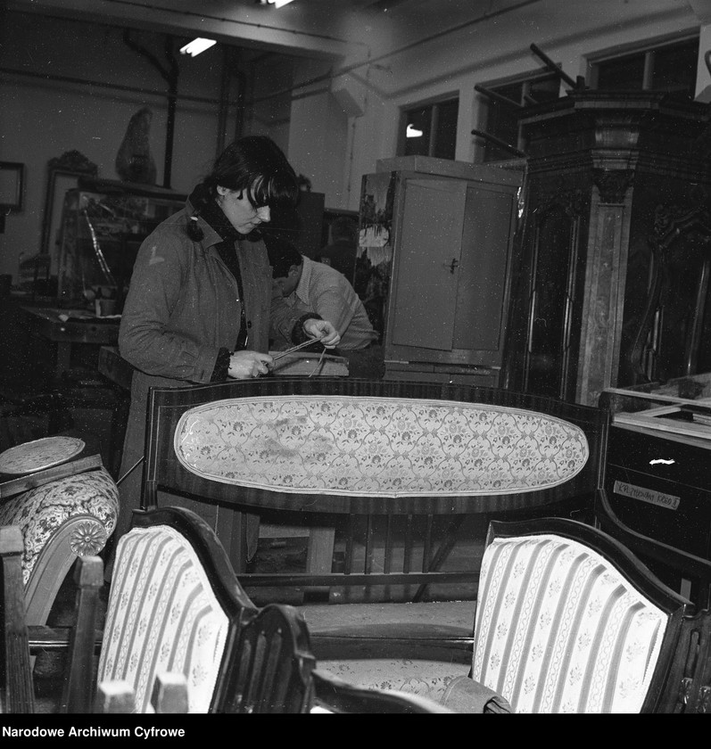 image.from.unit.number "Zakłady Wytwórcze Mebli Artystycznych Henryków"