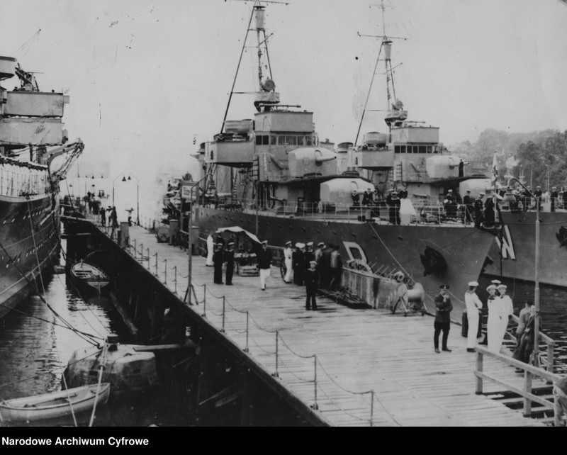 image.from.unit.number "Wizyta niszczycieli ORP "Burza" i ORP "Wicher" w Niemczech"