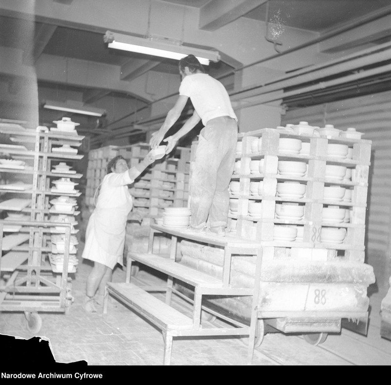 image.from.unit.number "Zakłady Porcelitu Stołowego w Pruszkowie"