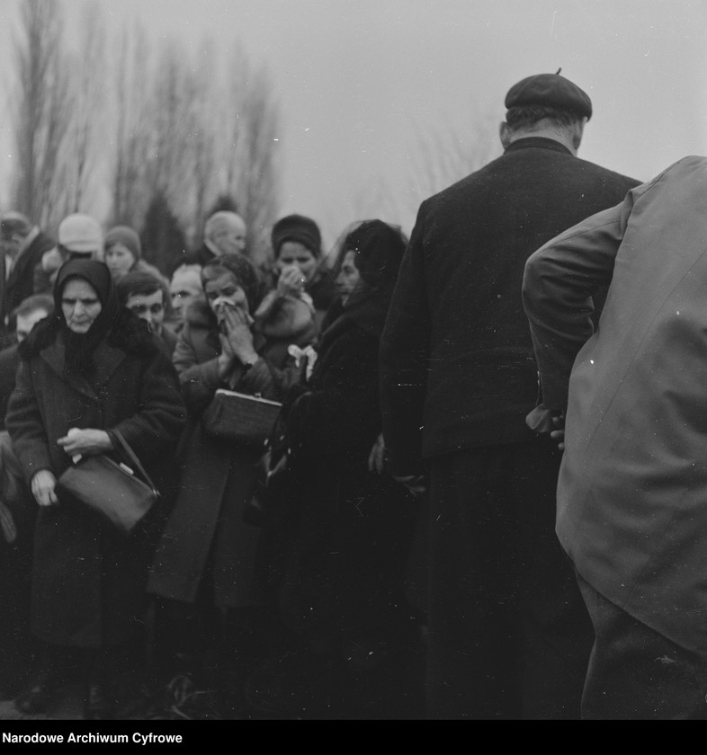 Obraz 12 z jednostki "Pogrzeb działacza Zjednoczonego Stronnictwa Ludowego w Warszawie"