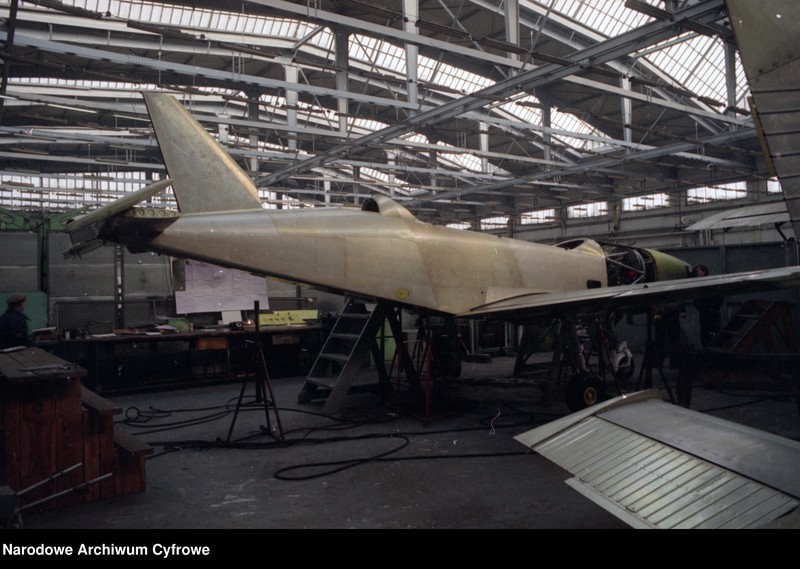 image.from.unit.number "Wytwórnia Sprzętu Komunikacyjnego nr 4 "Okęcie" (PZL-Okęcie) w Warszawie"