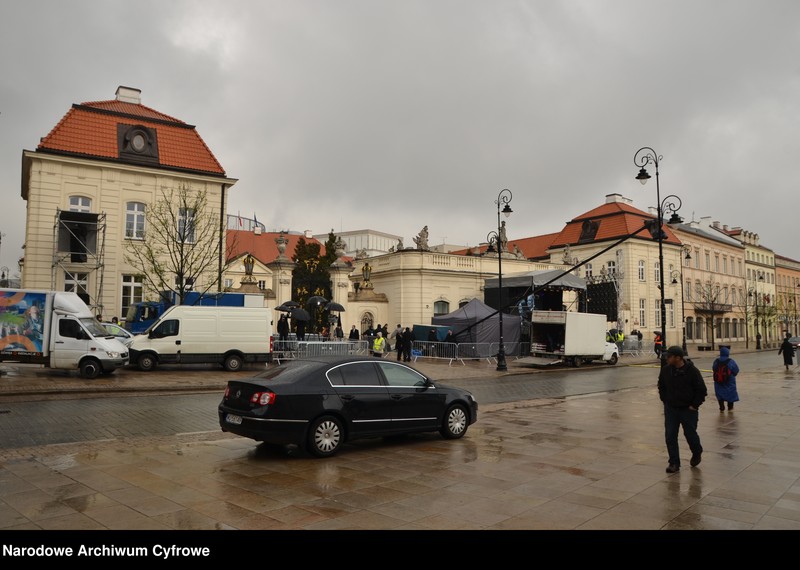 Obraz 7 z jednostki "Uroczystość upamiętniająca czwartą rocznicę katastrofy smoleńskiej"