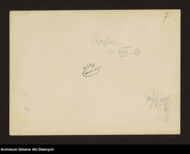 image.from.unit.number "Fotografie członków Mieszanej Komisji Rewindykacyjnej (zbiorowe)."