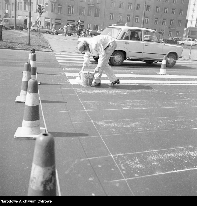 image.from.unit.number "Ulica Juliana Marchlewskiego (ob. al. Jana Pawła II) w Warszawie"