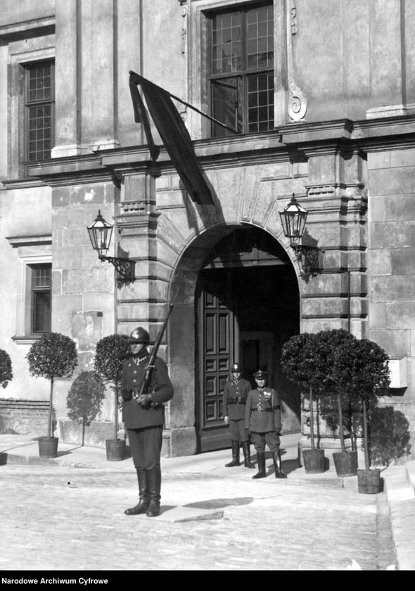 Obraz 7 z jednostki "Pogrzeb Michaliny Mościckiej w Warszawie"