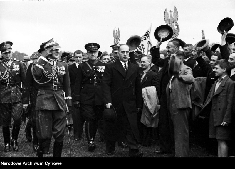 image.from.unit.number "XIV Zjazd Legionistów w Krakowie"