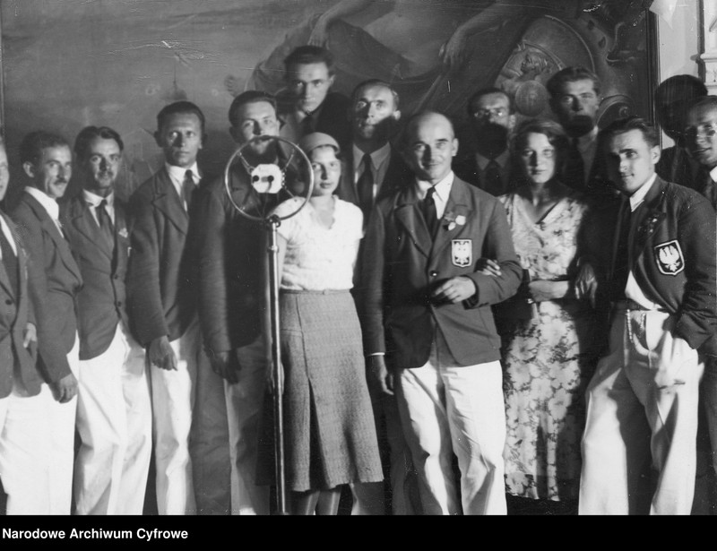 image.from.unit.number "Powitanie na Dworcu Głównym w Warszawie polskich olimpijczyków powracających z Letnich Igrzysk Olimpijskich w Los Angeles"