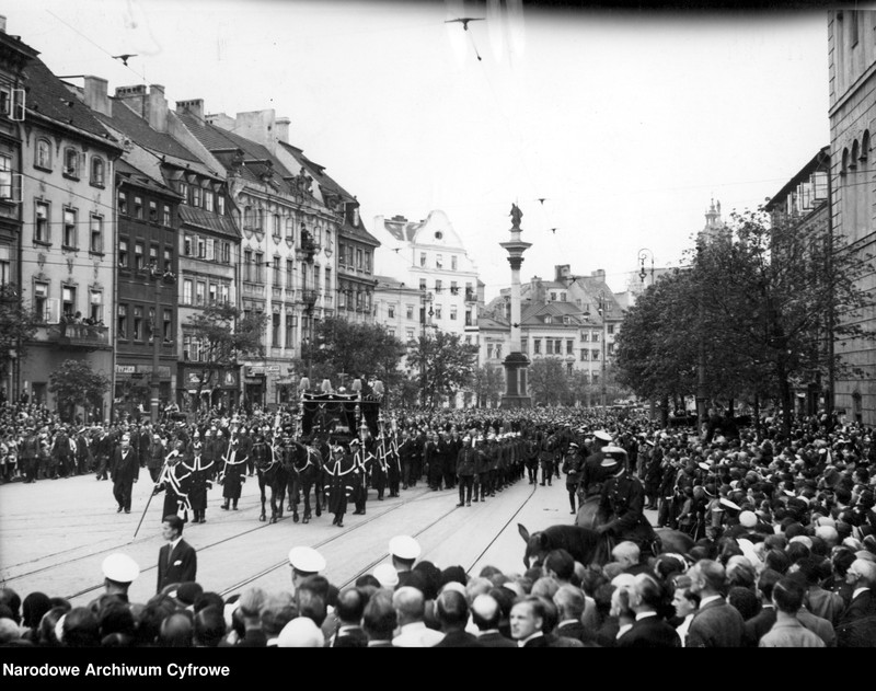 Obraz 18 z jednostki "Pogrzeb Michaliny Mościckiej w Warszawie"