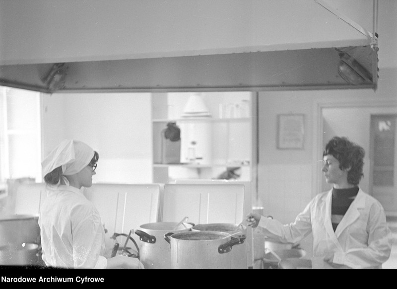 image.from.unit.number "Bar mleczny "Familijny" przy ul. Nowy Świat 39 w Warszawie"