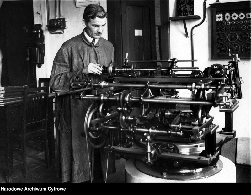 image.from.unit.number "Polska Wytwórnia Papierów Wartościowych w Warszawie"