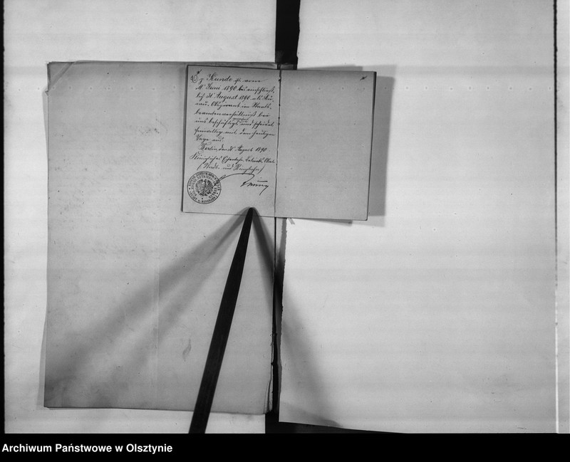 image.from.unit.number "Regierungs-Büreau-Diätar Kunde [August Karl Ferdinand]. 1. April 1895 Reg.[ierungs] Sekr.[etär] Assistent, 1. April 1896 Regierungssekretär, 15. November 1915 Regierungsrat"