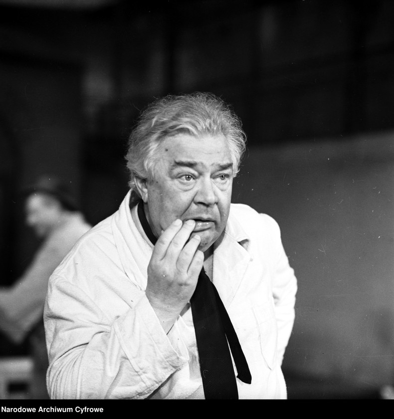 image.from.unit.number "Warszawa. Teatr Nowy - sztuka "Senat szaleńców""