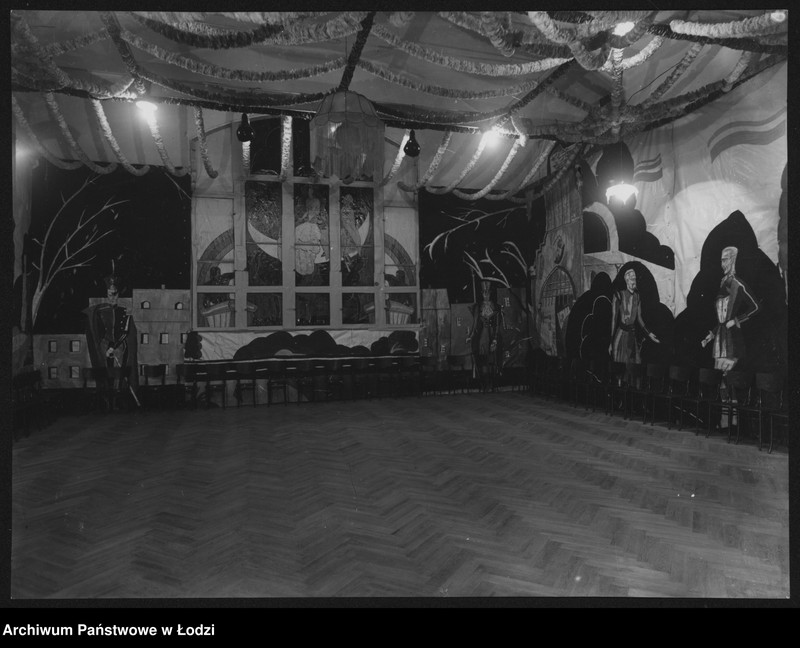 Obraz 2 z jednostki "[Dekoracja sali z okazji organizowanego balu]"