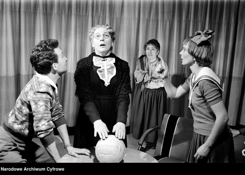 image.from.unit.number "Warszawa. Teatr Młodej Warszawy - sztuka "Teoria Einsteina""