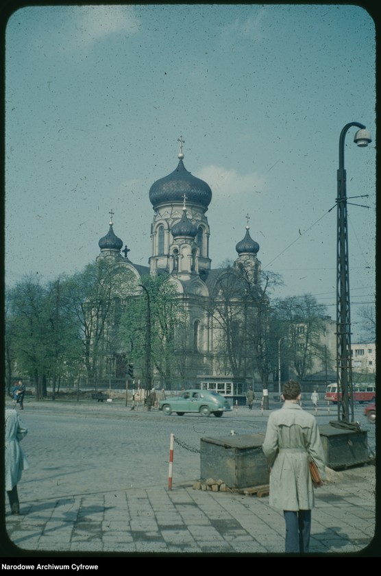 image.from.unit.number "Widoki Warszawy na trasie: Powiśle - Hoża - Nowy Świat - Stadion X-lecia - Praga Północ - trasa W-Z - Krakowskie Przedmieście - Nowy Świat - Aleje Jerozolimskie - Marszałkowska"