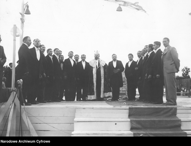 Obraz 11 z jednostki "Wybory i koronacja króla polskich Cyganów na Stadionie Wojska Polskiego w Warszawie"