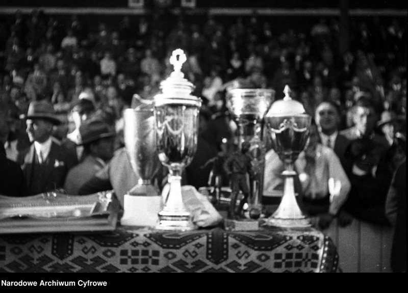 image.from.unit.number "Jubileusz 25 lecia Towarzystwa Sportowego Wisła Kraków"