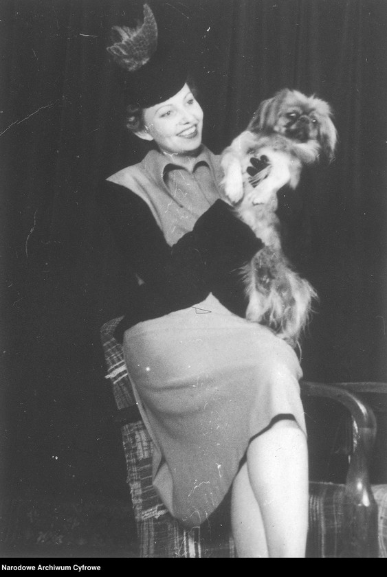 image.from.collection.number "Moda damska lata 1940111"
