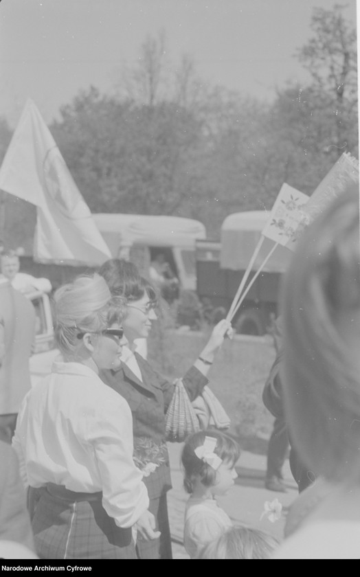 image.from.unit.number "Pochód pierwszomajowy w Warszawie"