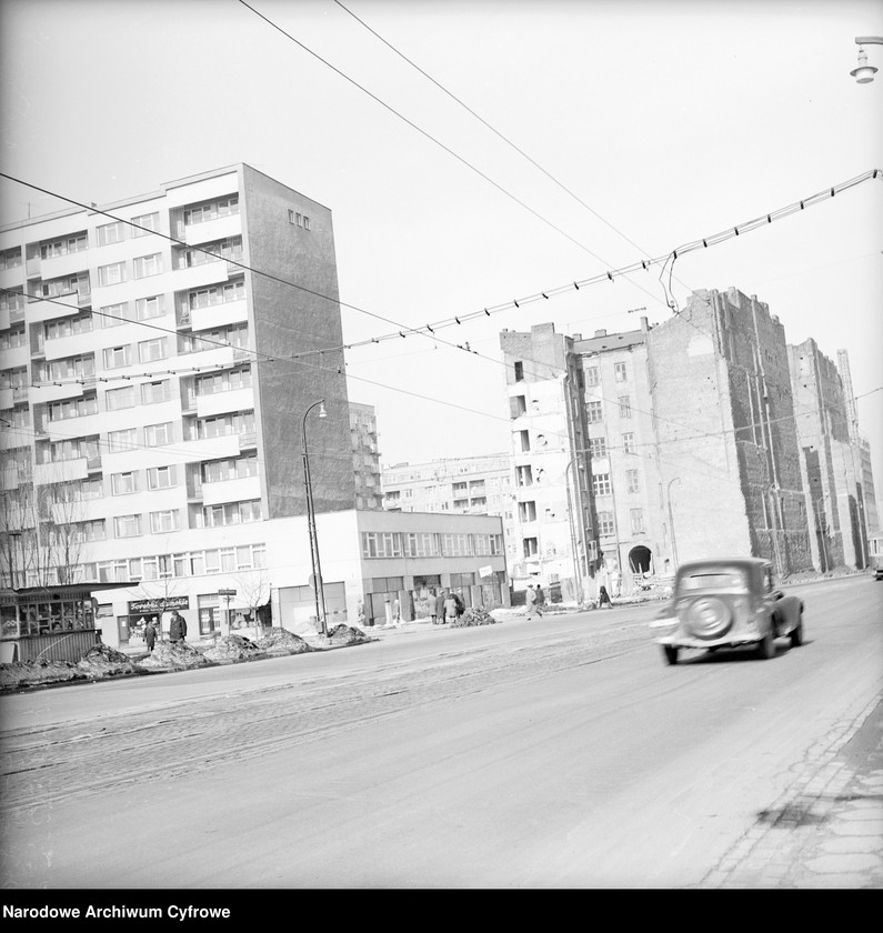 image.from.unit.number "Ulica Juliana Marchlewskiego (ob. al. Jana Pawła II) w Warszawie"