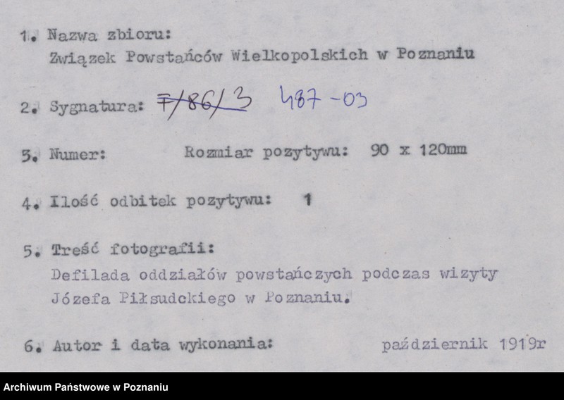 Obraz 8 z jednostki "Józef Piłsudski na dziedzińcu Zamku Cesarskiego w Poznaniu."