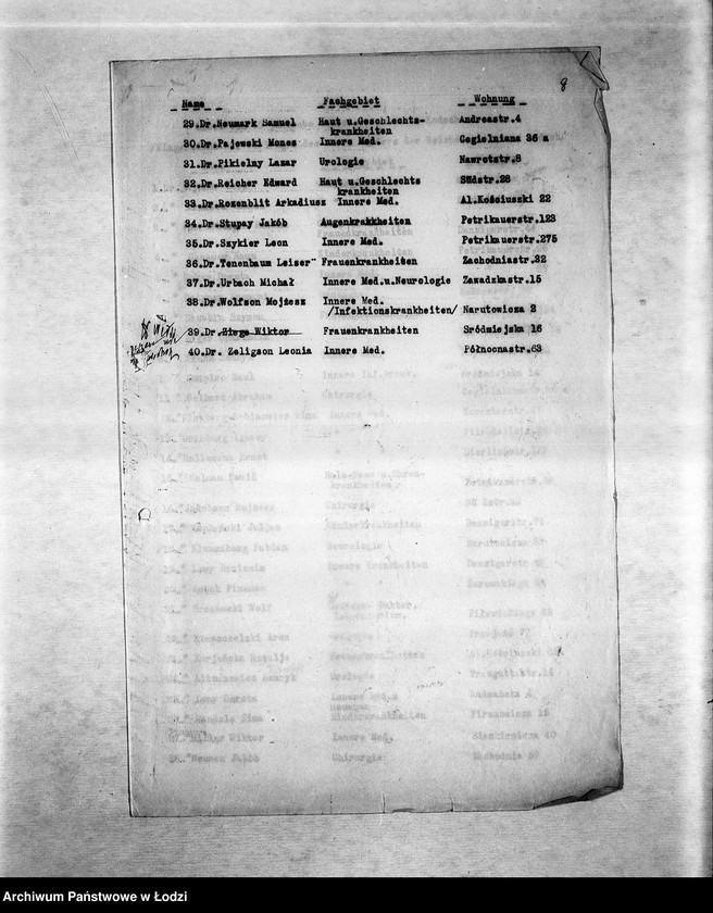 Obraz 11 z jednostki "Zdrowotność [M.in. zarządzenia dotyczące zdrowia ludności, zakładanie szpitali i ambulatoriów, walka z chorobami zakaźnymi, higiena getta, lekarze, inspektorzy sanitarni]"