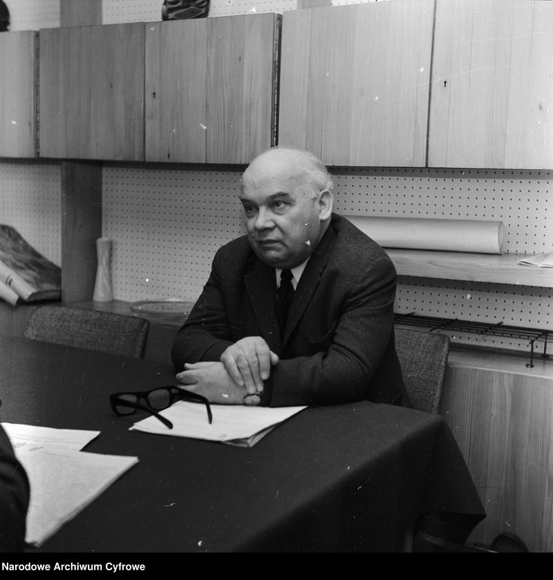 image.from.unit.number "Józef Chałasiński"