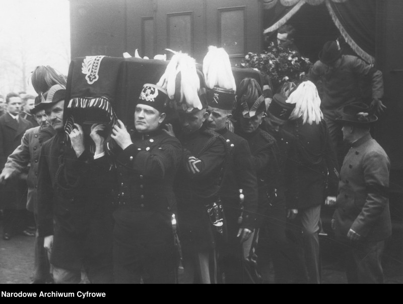 image.from.unit.number "Pogrzeb księcia pszczyńskiego Jana Henryka XV von Hochberg"