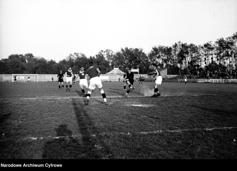 image.from.unit.number "Jubileusz 25 lecia Towarzystwa Sportowego Wisła Kraków"