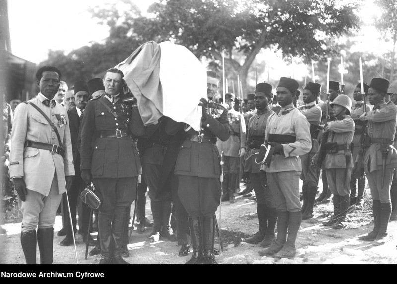 image.from.unit.number "Sprowadzenie prochów generała Józefa Bema z miejscowości Aleppo w Syrii do Polski"