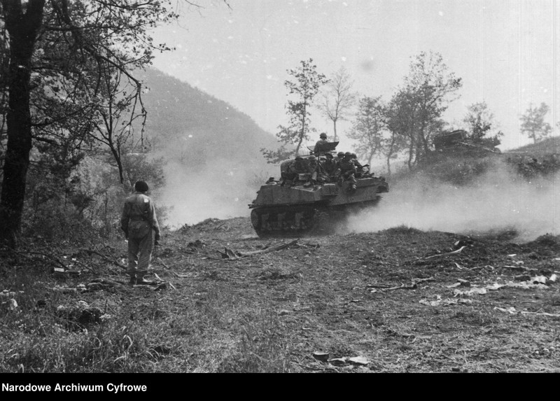 image.from.unit.number "Samodzielna 2 Brygada Pancerna 2 Korpusu Polskiego w bitwie o Monte Cassino"