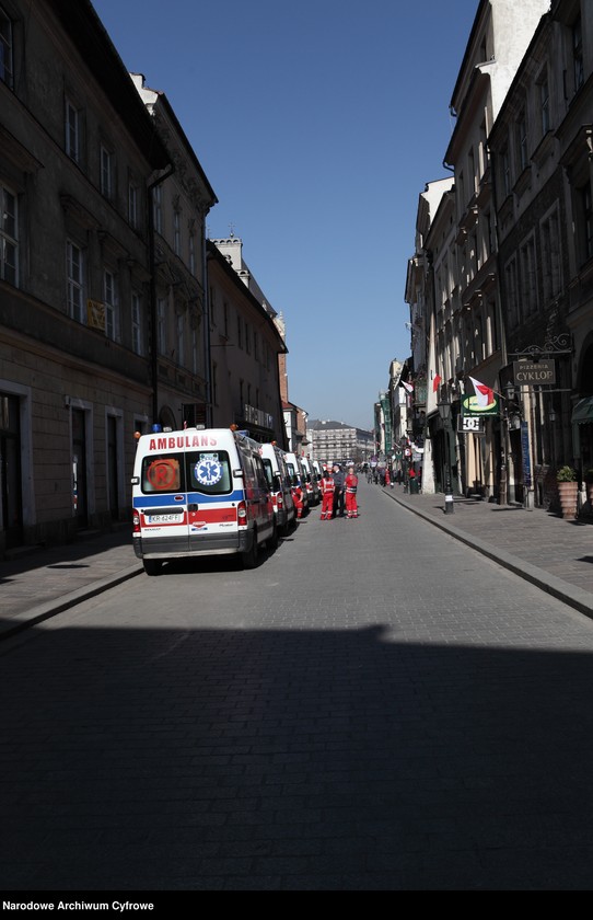 image.from.unit.number "Pogrzeb prezydenta Polski Lecha Kaczyńskiego i jego żony Marii Kaczyńskiej w Krakowie"