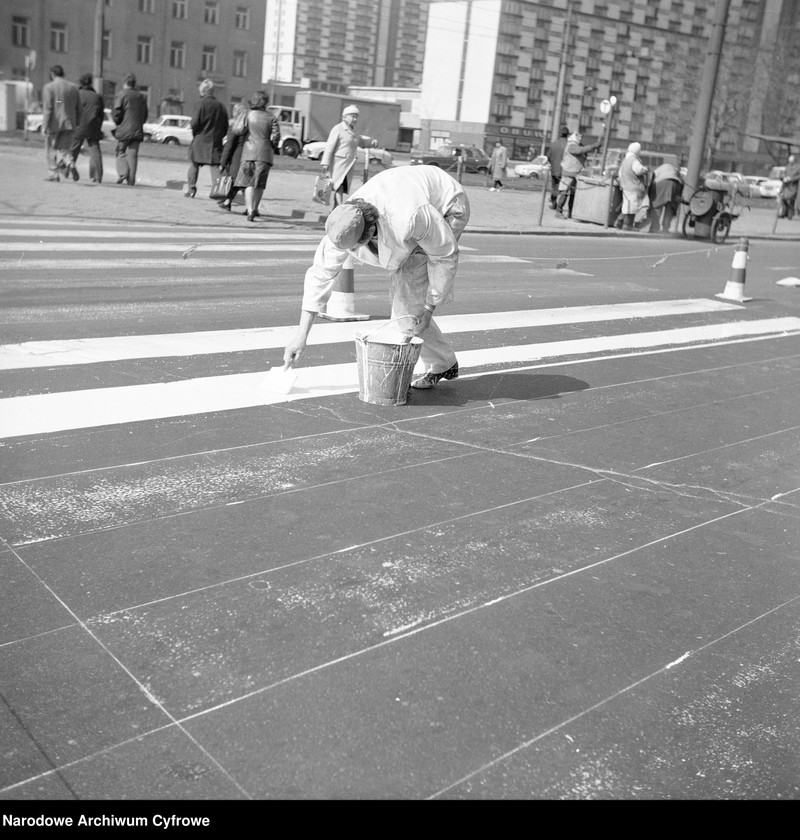 image.from.unit.number "Ulica Juliana Marchlewskiego (ob. al. Jana Pawła II) w Warszawie"