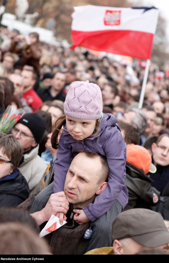 Obraz 17 z jednostki "Drugi dzień żałoby narodowej w Warszawie po katastrofie lotniczej w Smoleńsku"