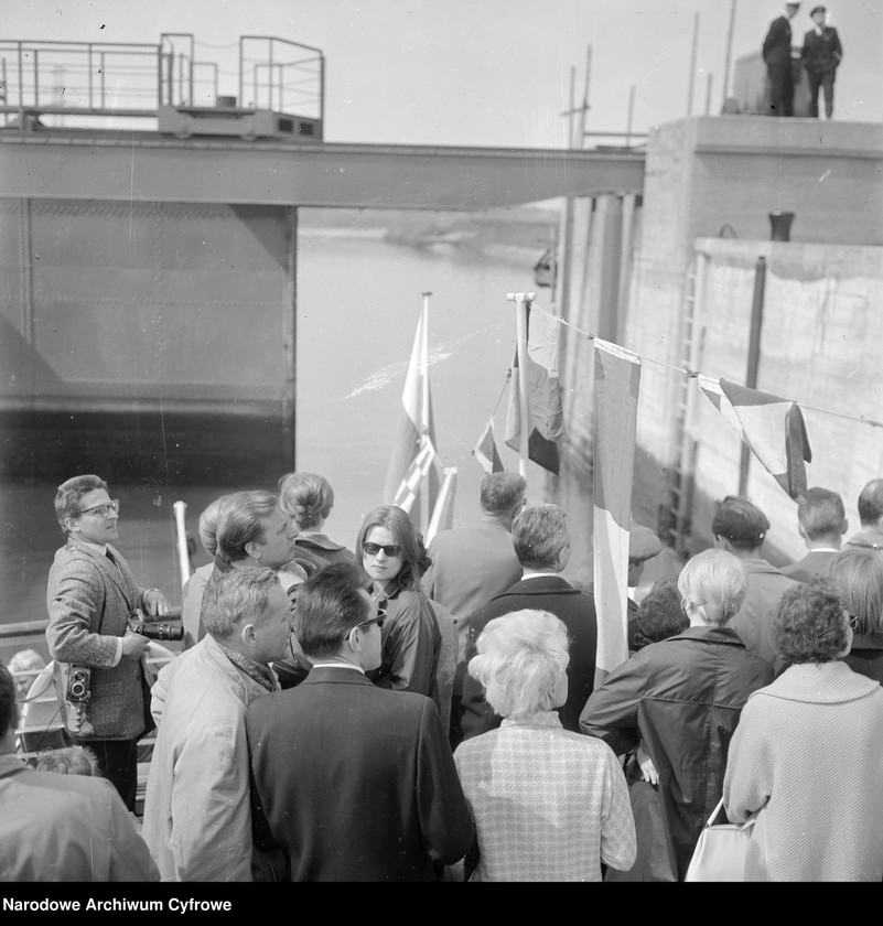 image.from.unit.number "Rejs inaugurujący żeglugę pasażerską na Kanale Żerańskim"