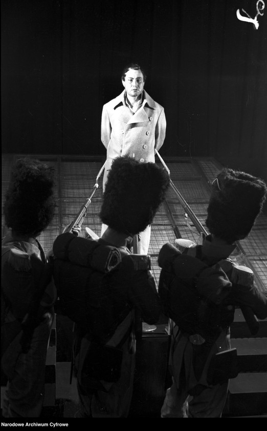 image.from.unit.number "Warszawa. Teatr Powszechny - sztuka "Wojna i pokój""