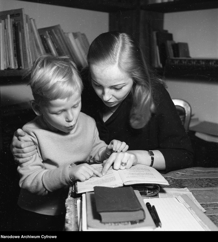 image.from.unit.number "Aleksandra Śląska z synem Szczęsnym"