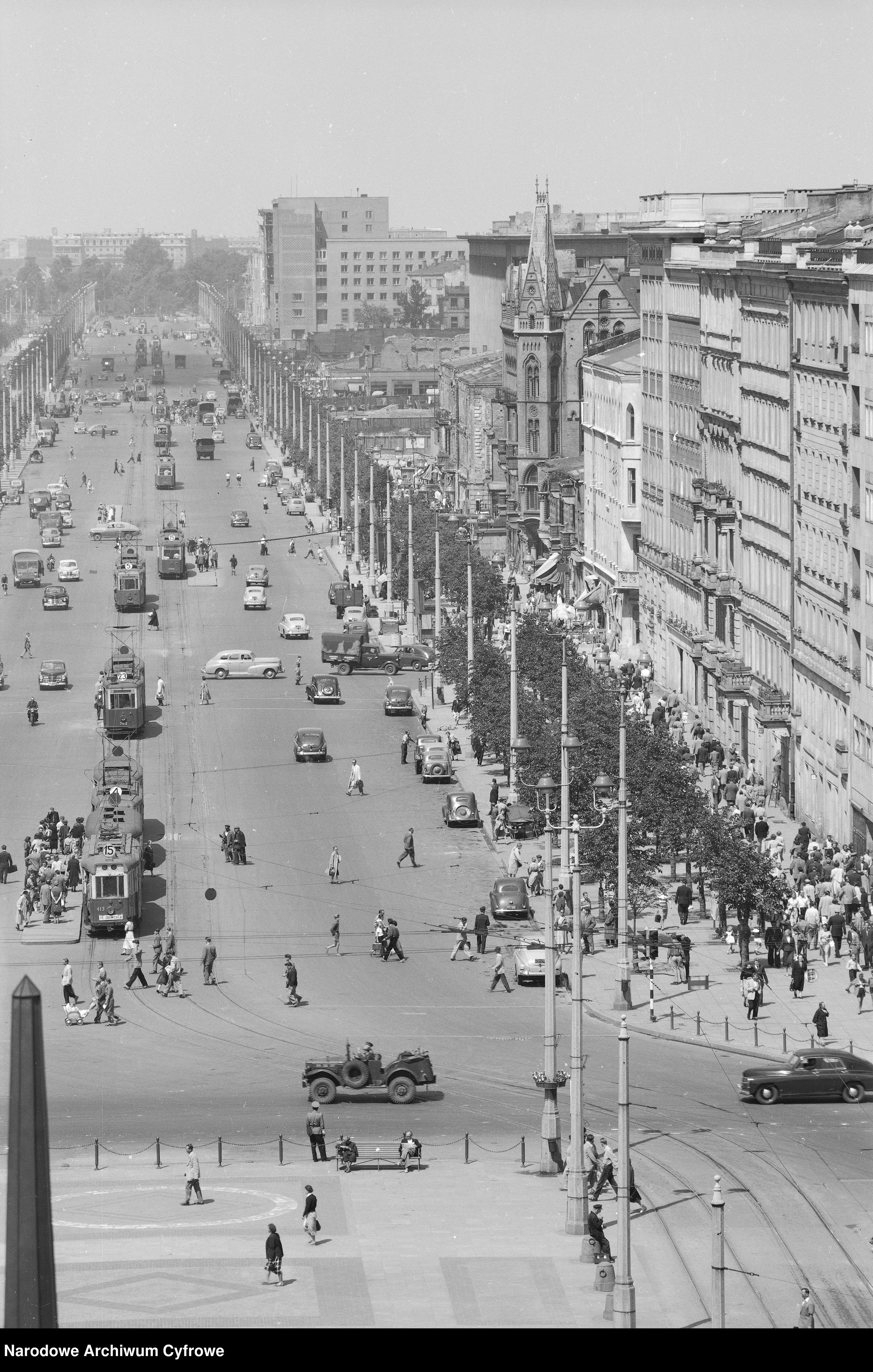 Skan z jednostki: Ulica Marszałkowska w Warszawie