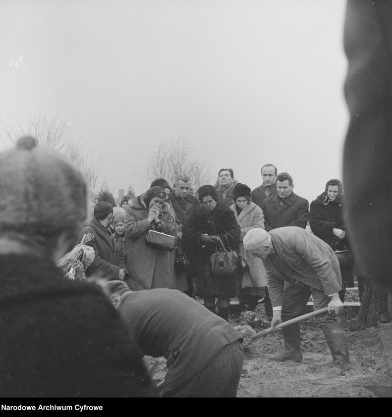 Obraz 15 z jednostki "Pogrzeb działacza Zjednoczonego Stronnictwa Ludowego w Warszawie"