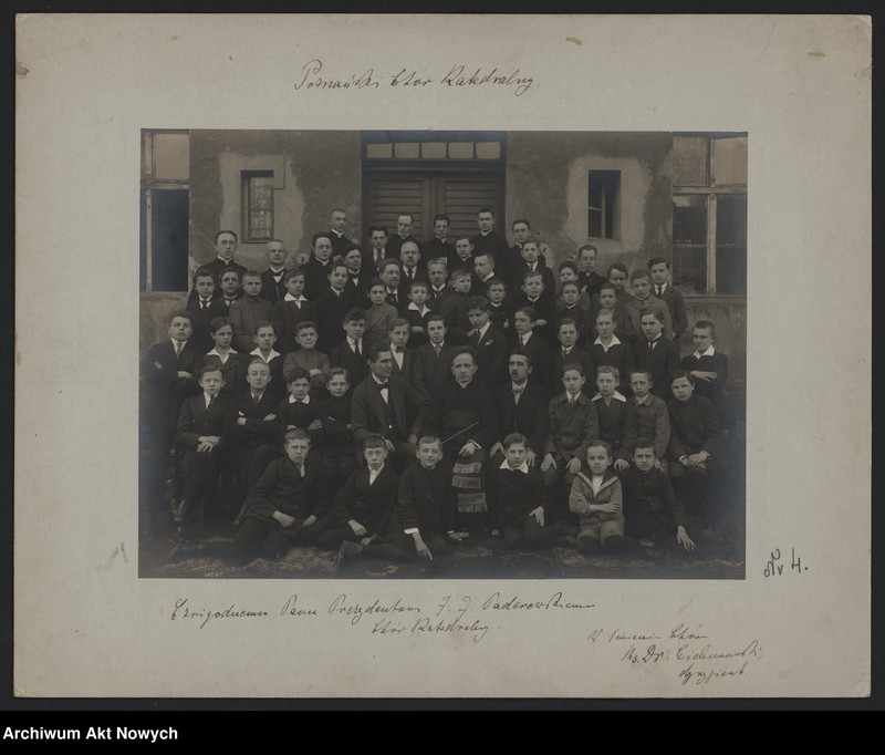 image.from.unit.number "Fotografie grupowe z udziałem I. J. Paderewskiego. Fotografie uroczystości i obchodów przesłane I. J. Paderewskiemu"
